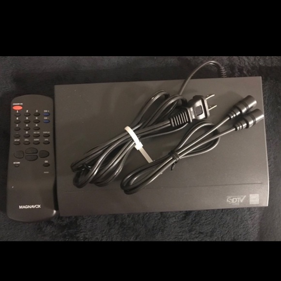 Magnavox DTV Digital to Analog ConverterW/Remote~Untested - Picture 4 of 11